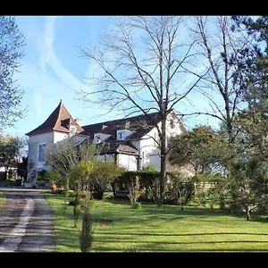 https://au-petit-chemin.midi-pyreneeshotels.com